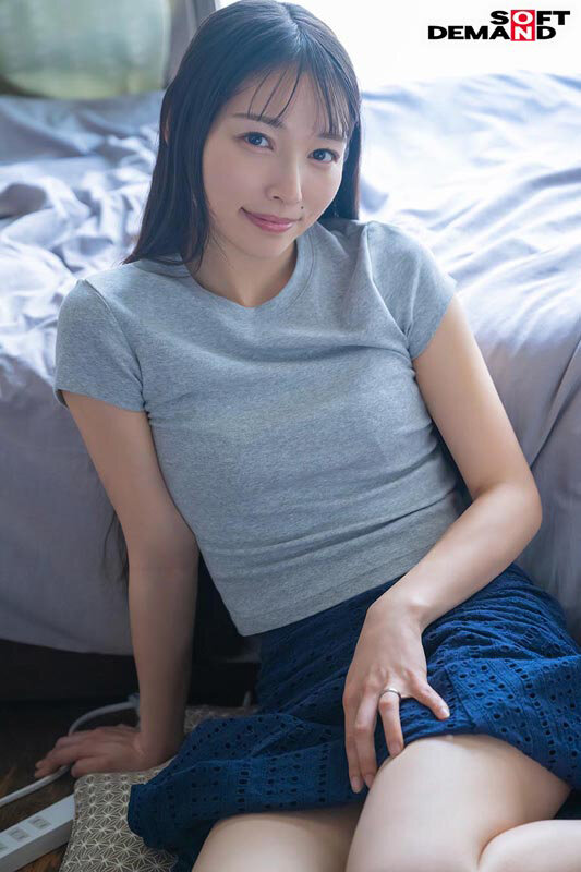 非日常の体験に臨む玉井晴香の印象的なサムネイルカット