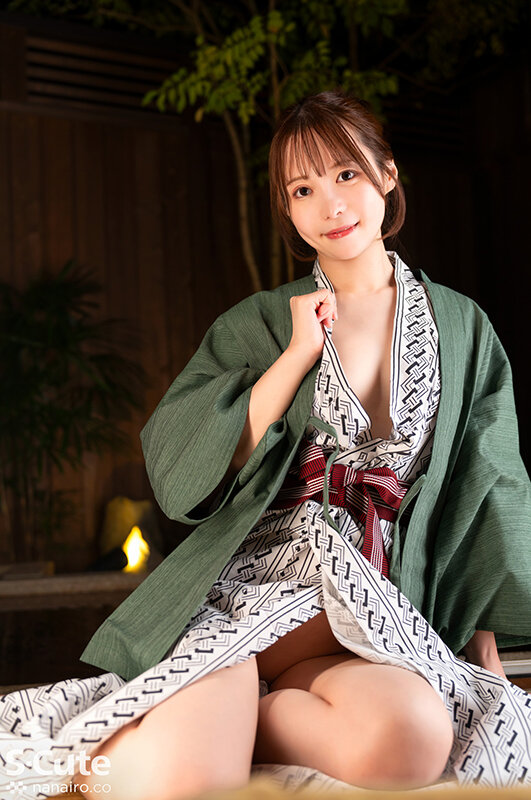 天馬ゆい 旅行デート設定 自然体の笑顔と親密な雰囲気が伝わる印象的なカット