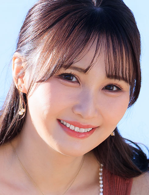 稲富詩音（いなとみしおん）デビュー作『ペットの散歩中、絶対に1回はナンパされる自然体で色気を振りまく人妻』パッケージ画像